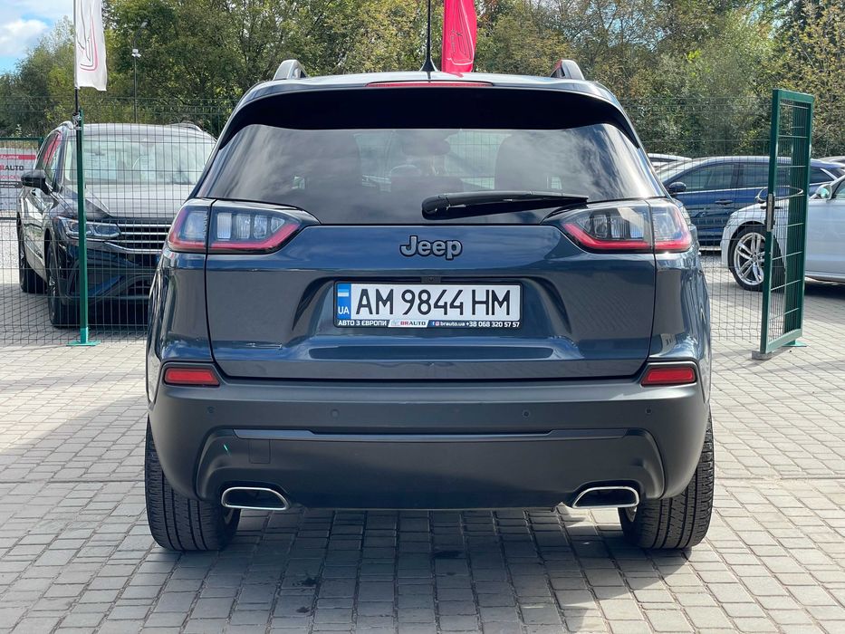 Jeep Cherokee 2021 бензин 3.2