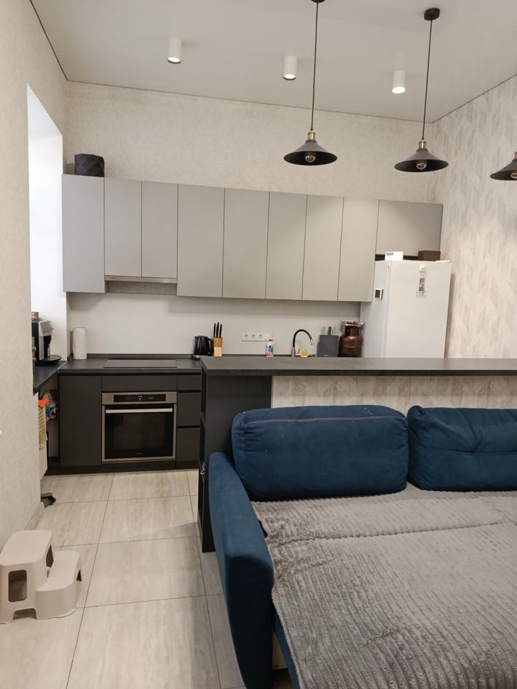 Продаж 2 кімнатної квартири в центрі міста+гараж,вул.Спаська