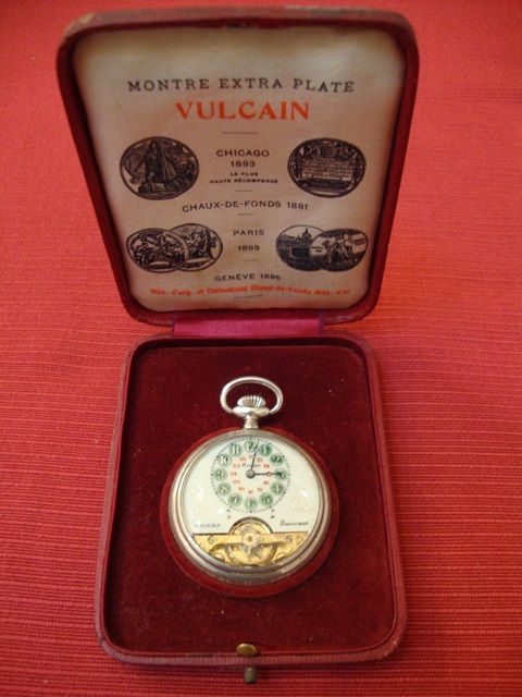 Relógio antigo de mesa