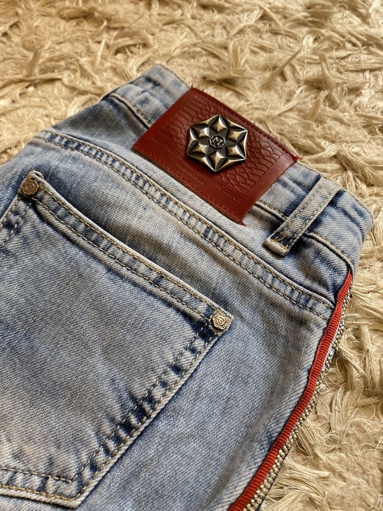 Spodnie, jeansy Moschino