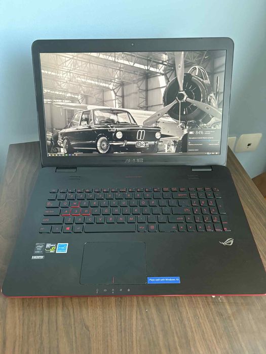 Laptop Asus 17’3
