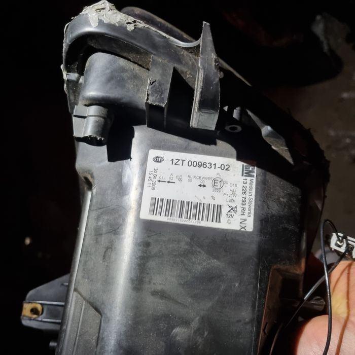 Opel insygnia A lampa bi-xenon led przednia prawa