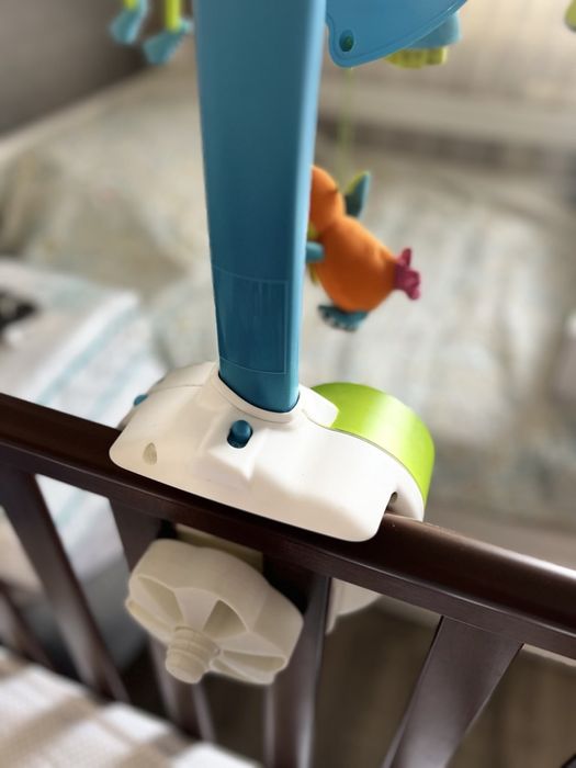 Мобіль дитячий на кроватку