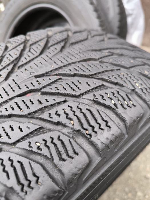 Шини зимові 205 55 R16