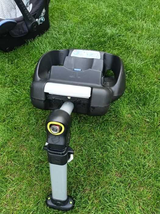 Nosidełko Maxi Cosi z bazą isofix