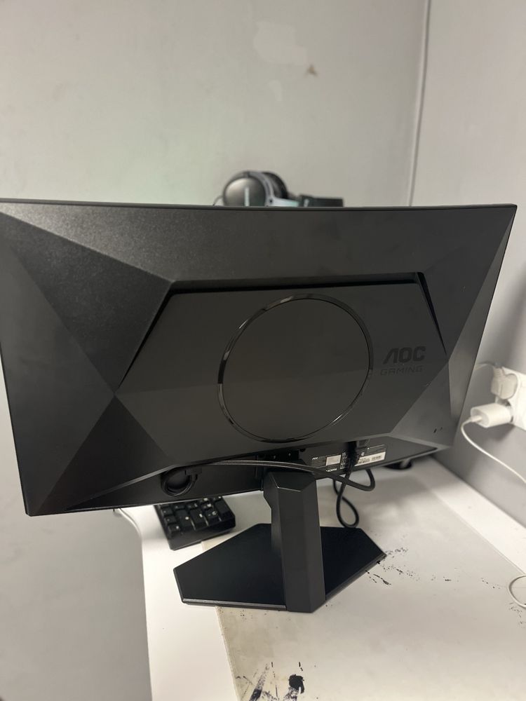 Monitor Aoc 280~Hz 27”