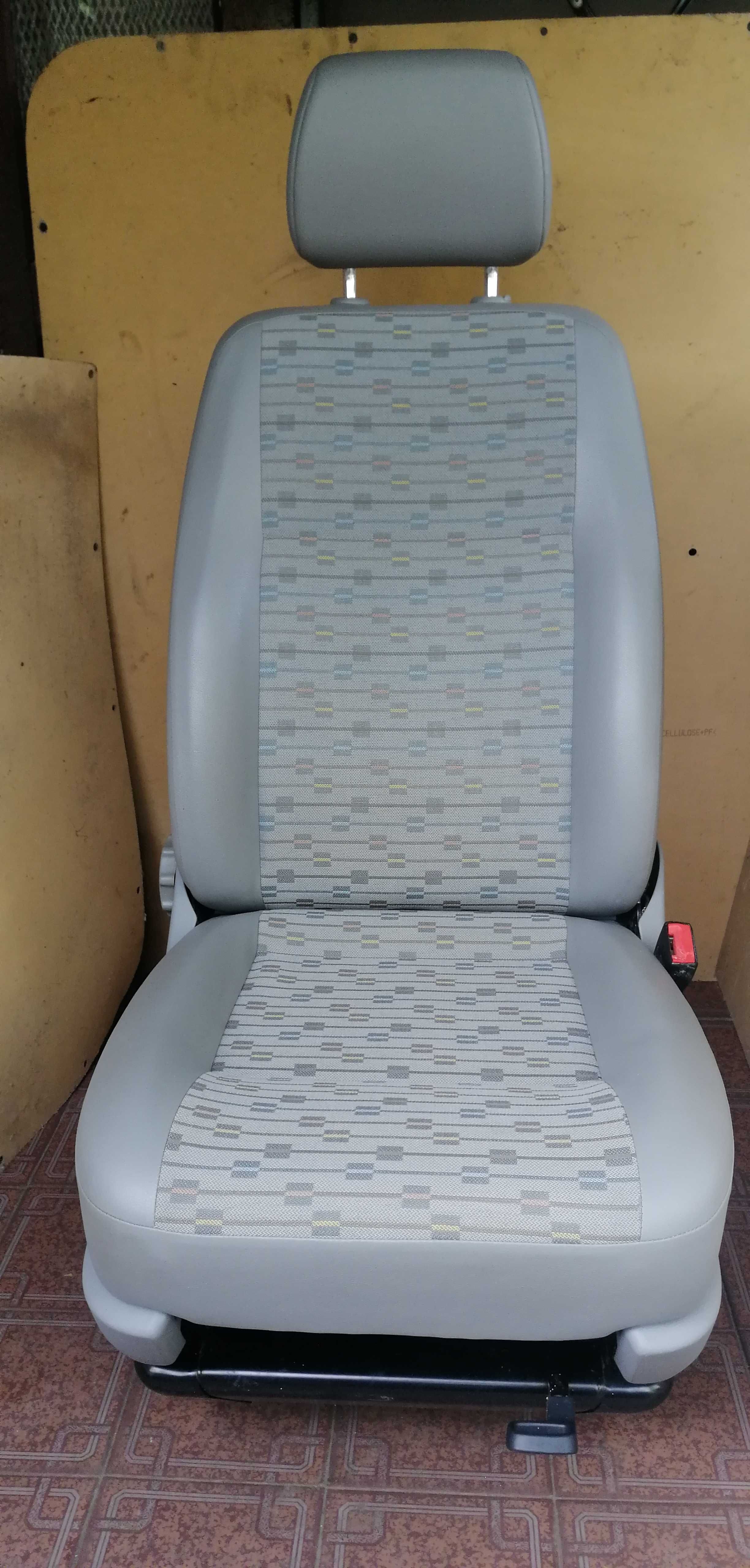 VW T5 Transporter сидение переднее правое 7E1881.