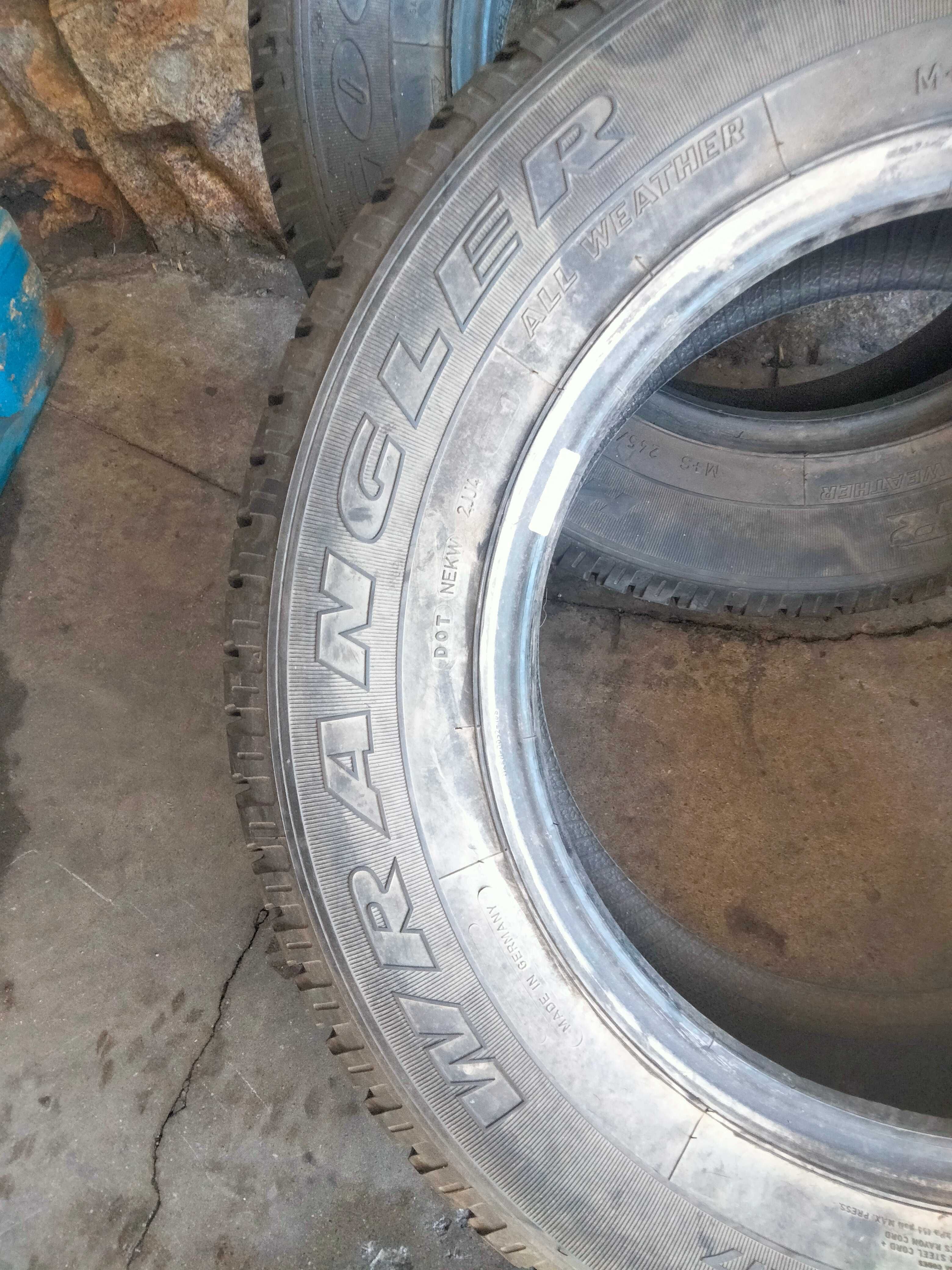 245 65R17 Goodyear