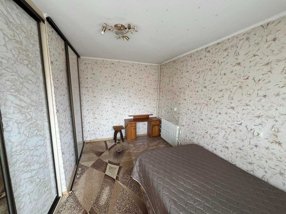 Супер квартира, низ ринку - Виставка, середній поверх, Хороша ціна