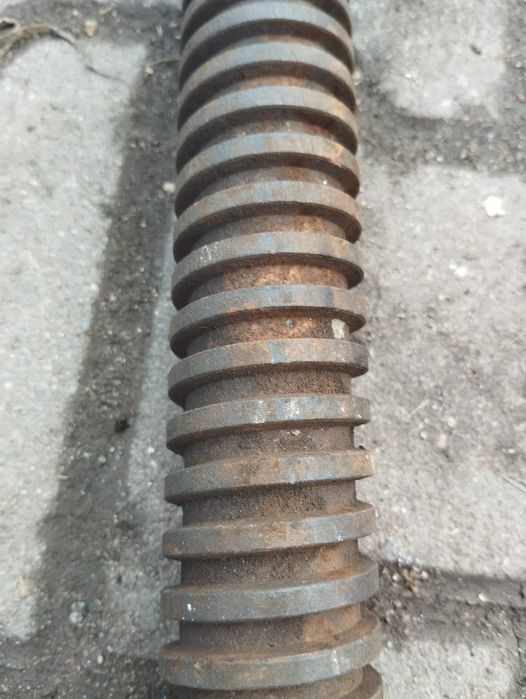 Sprzedam gwint trapezowy fi. 40mm