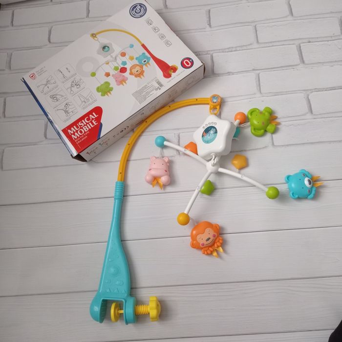 Дитячий мобіль, в ідеальному стані