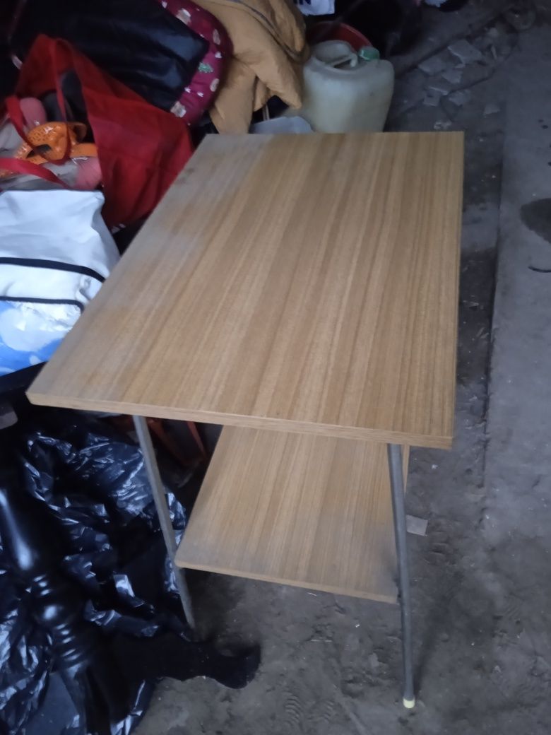 Stolik pod telewizor