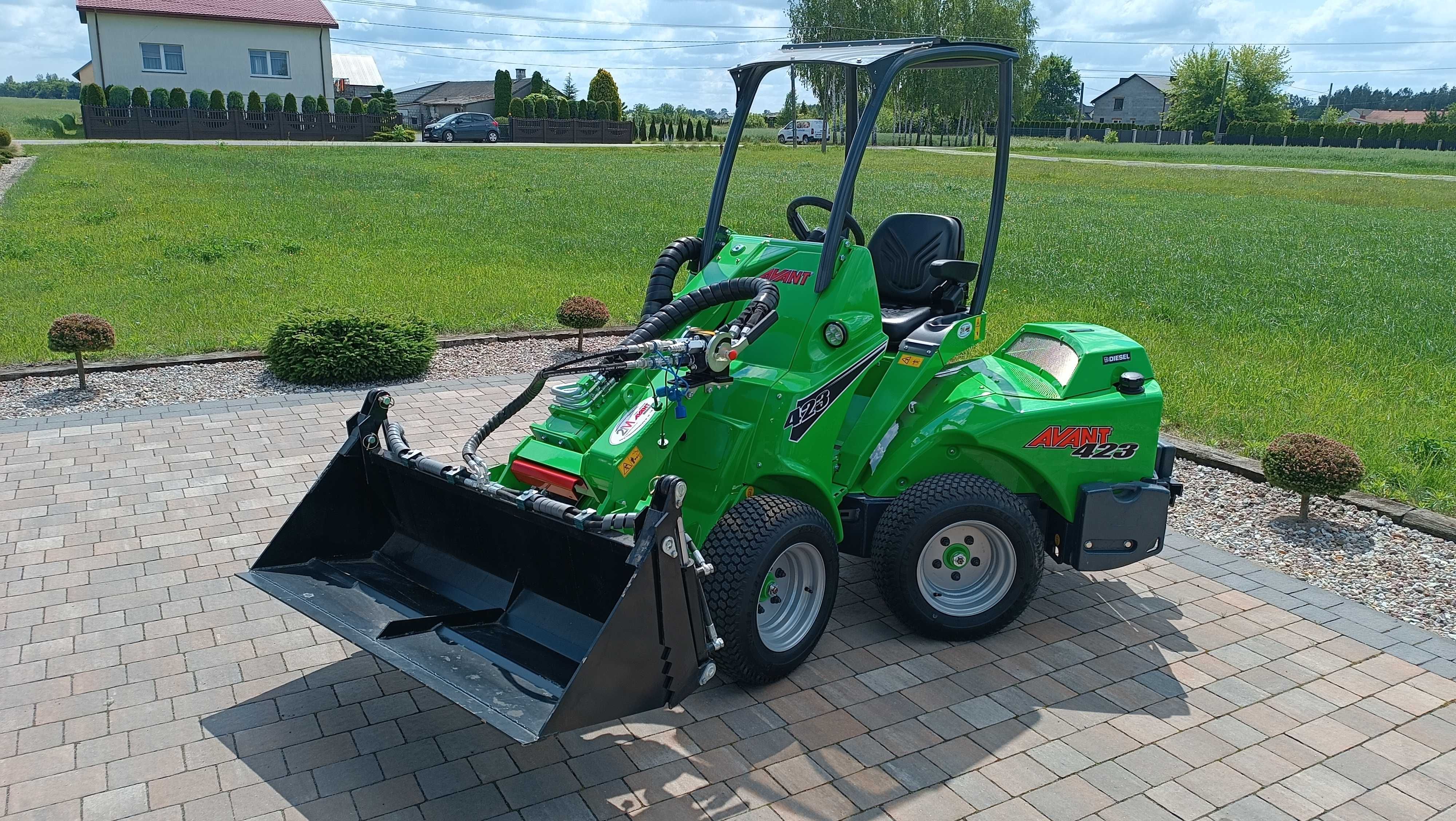 Wynajem minikoparka Kubota KX-019, Avant 423
