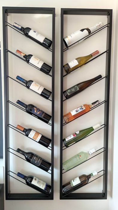 Stojak wieszak na wino