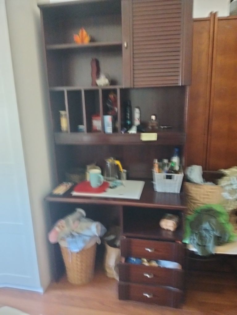 Vendo roupeiro e cama