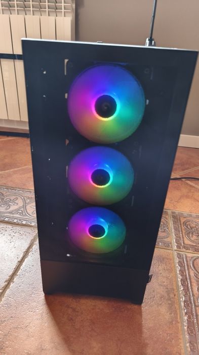 PC gamer custom RTX 4070 Ti SUPER + AMD Ryzen 7 7800X3D (+ see below)