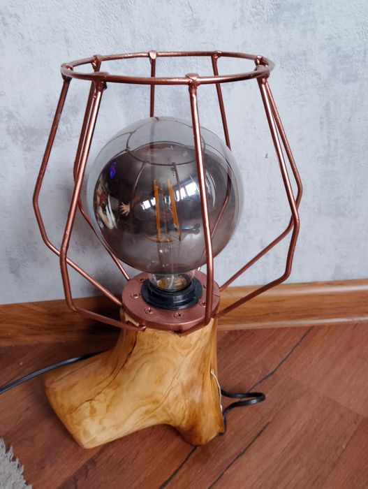 Ciekawa lampka nocna