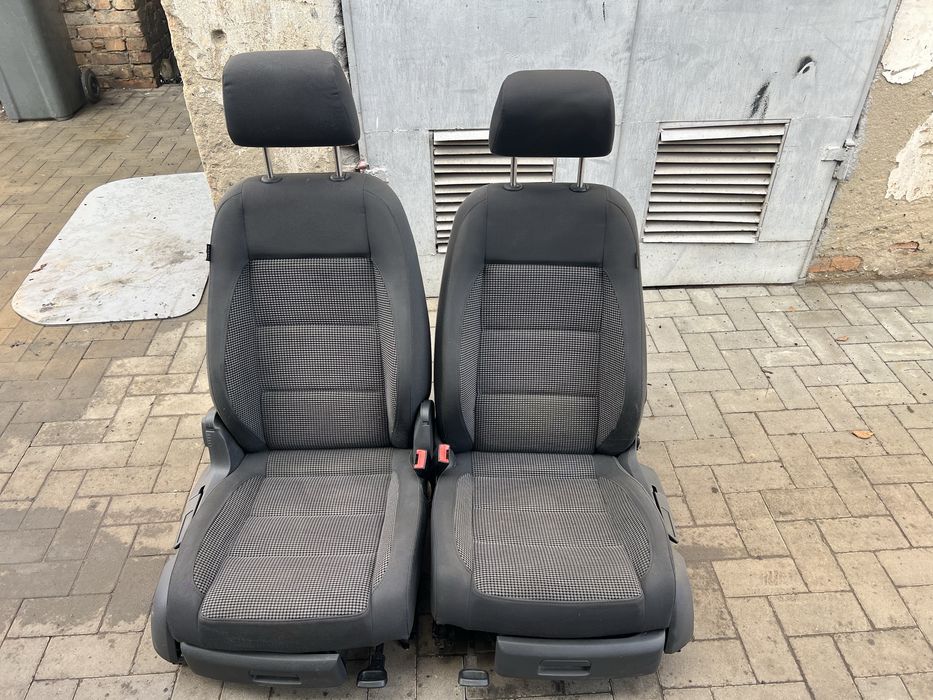 Продам сиденья на фольцваген тоуран идеал состаяние