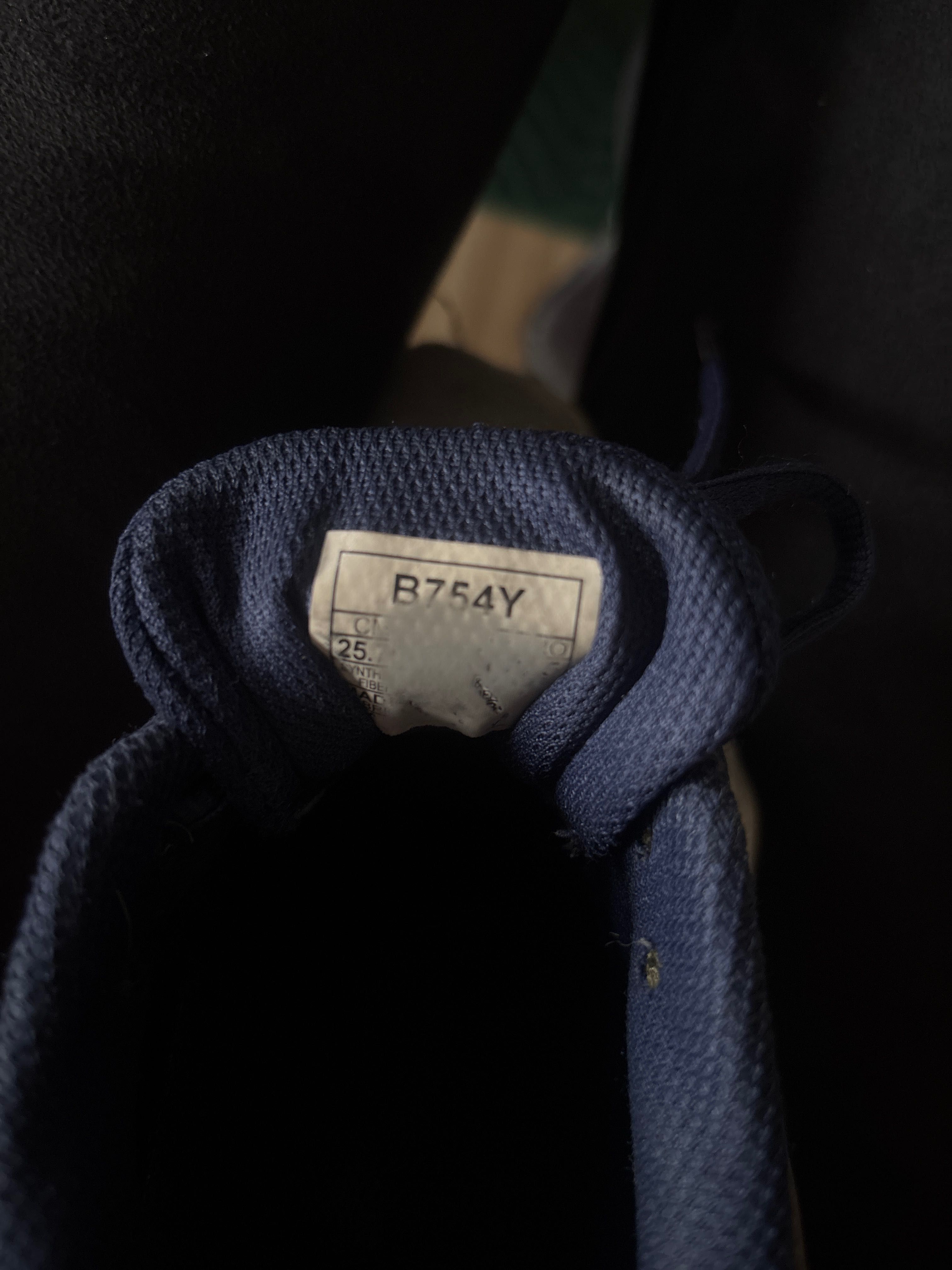 Buty halowe Asics 40,5 do hokeja na trawie