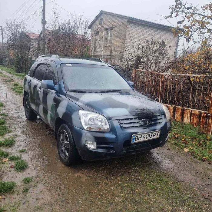 Kia Sportage 2005 г 2л бенз  мех без влож