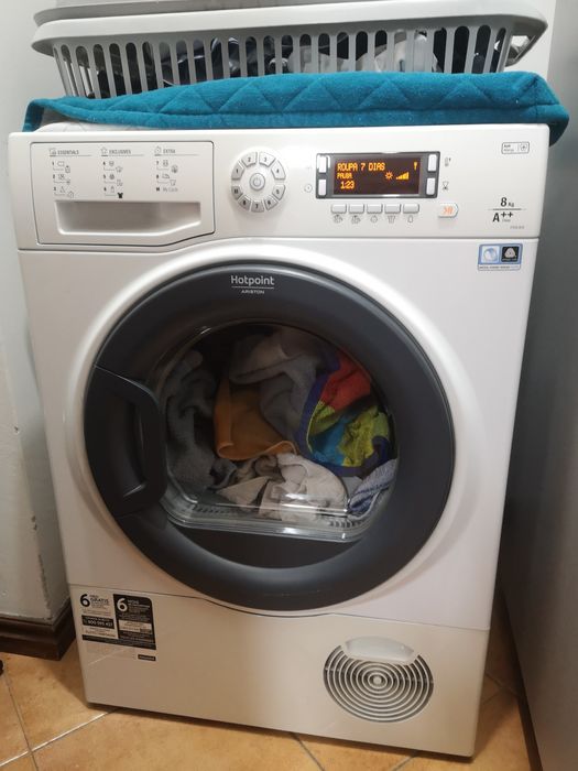 Máquina de secar roupa HOTPOINT-ARISTON TCD 874 6H1
