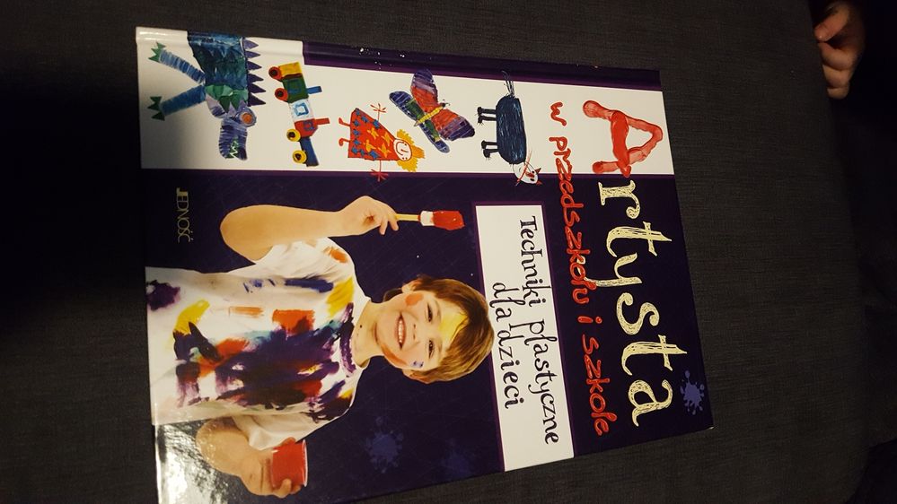 Ksiazka Artysta w przedszkolu i szkole