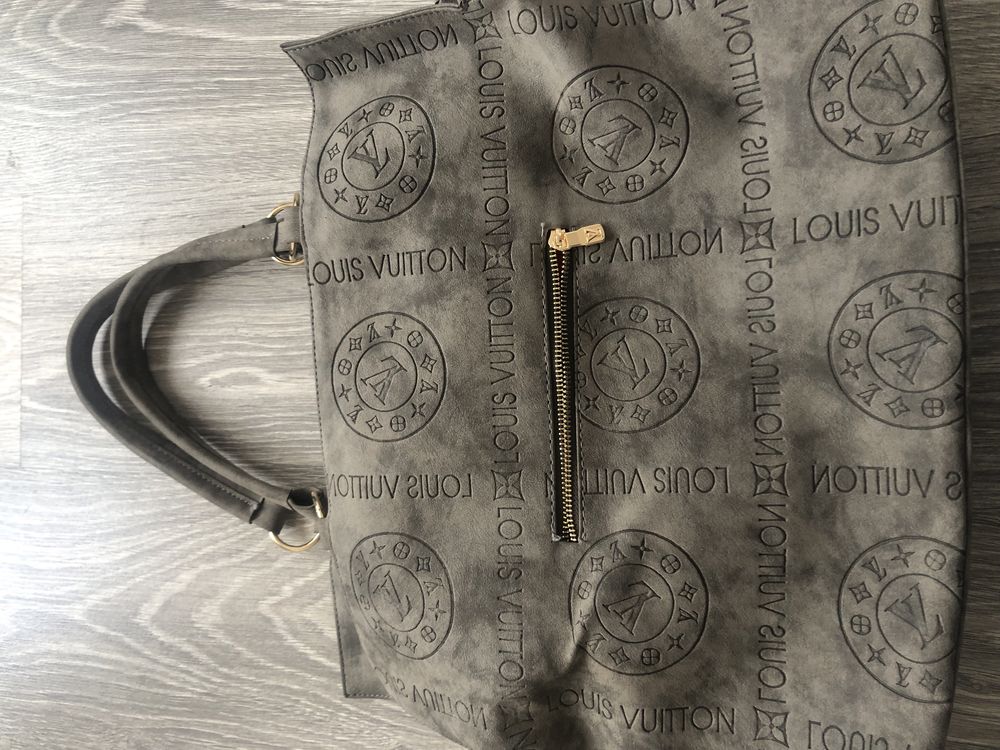 Сумка замшева Louis Vuitton