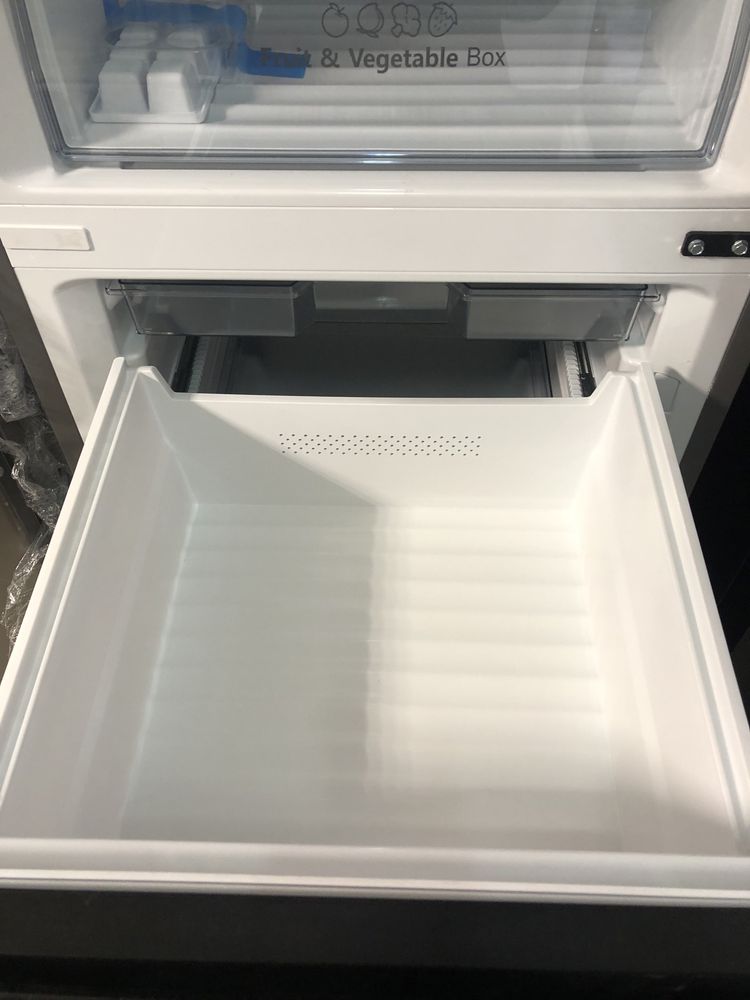 Холодильник новий Hisense