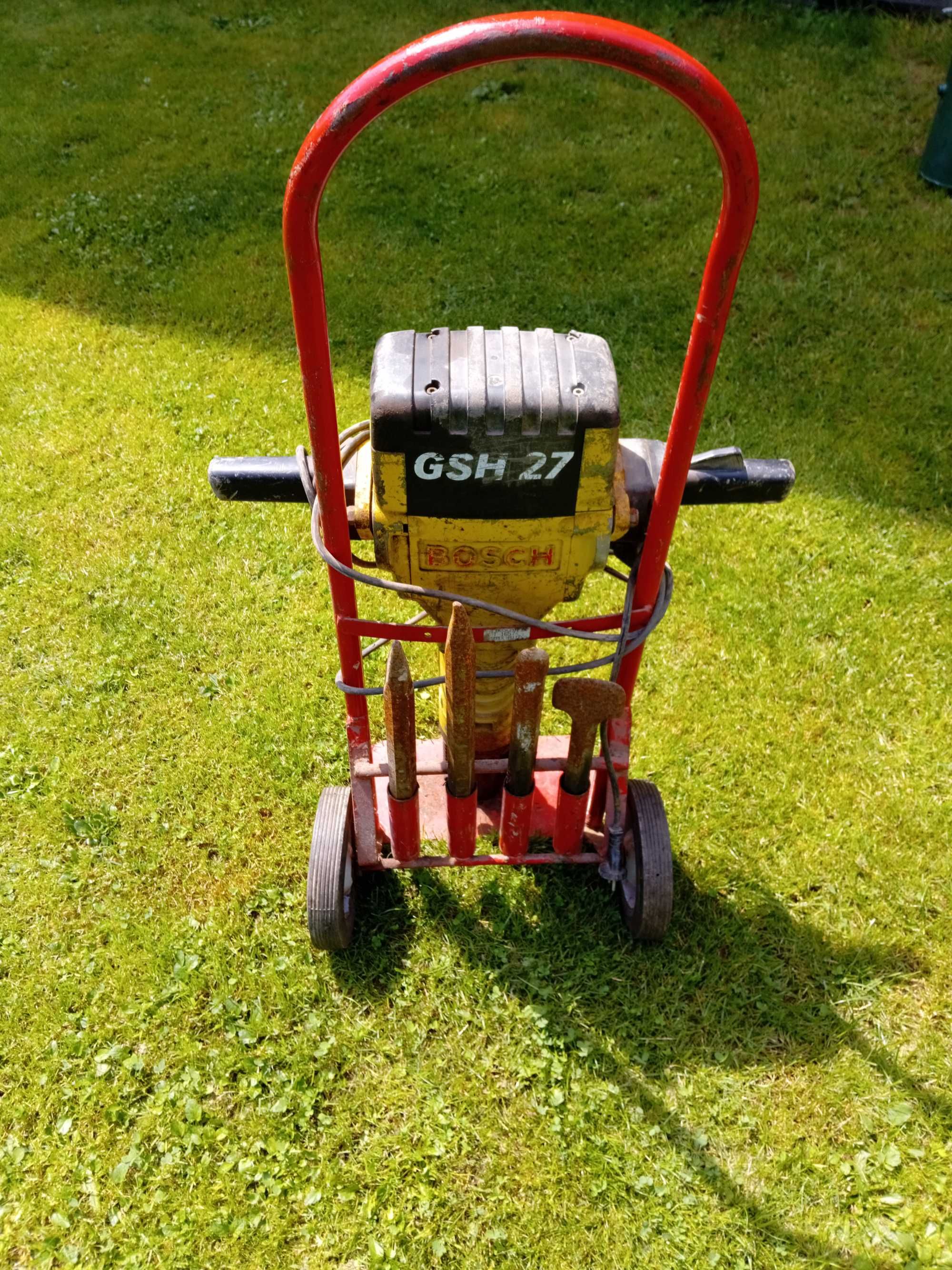 Młot wyburzeniowy/ do kucia Bosch GSH 27.