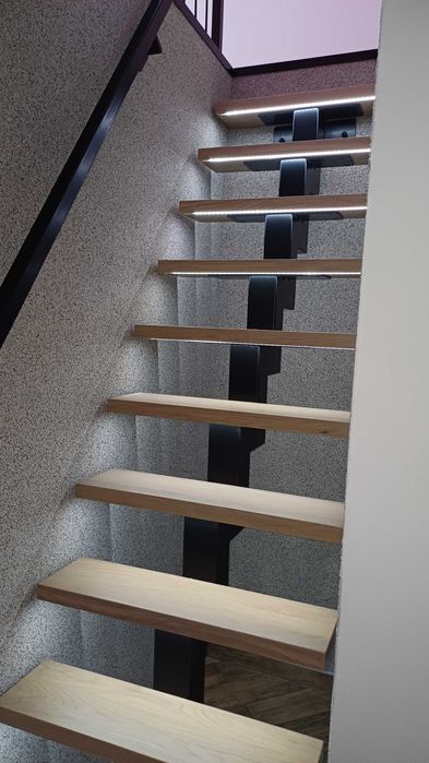 schody na konstrukcji , metalowe ,dywanowe , ażurowe  loft  wewnętrzne