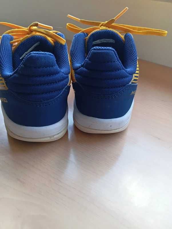 Sapatilhas de Futsal Criança Amarelo/Azul - KIPSTA