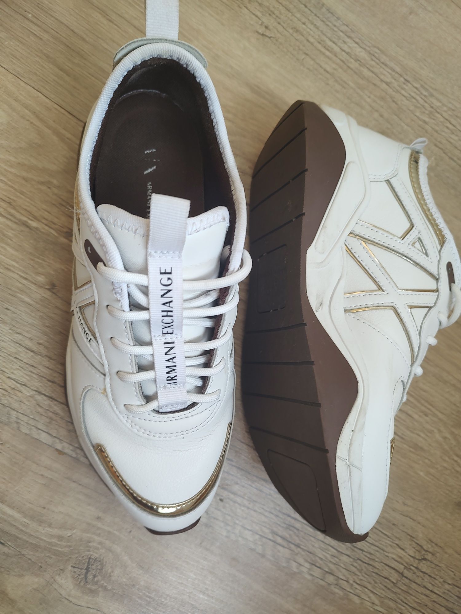 Кроссовки Armani Exchange женские, б/у
