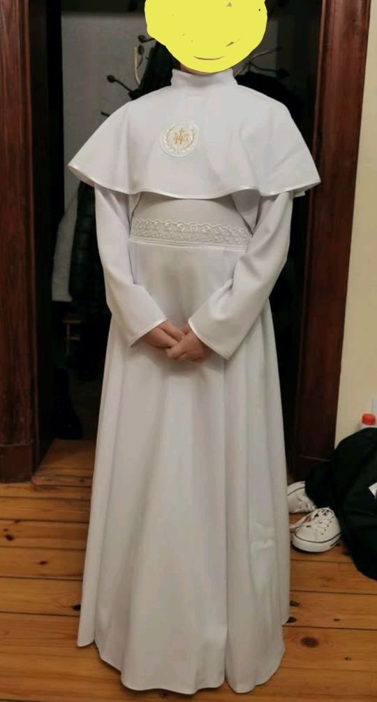 Sukienkoalba r152 z dodatkowym kołnierzem i dodatkami