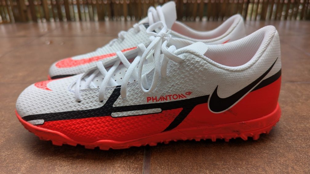 Sprzedam turfy Nike Phantom GT2 rozm. 39