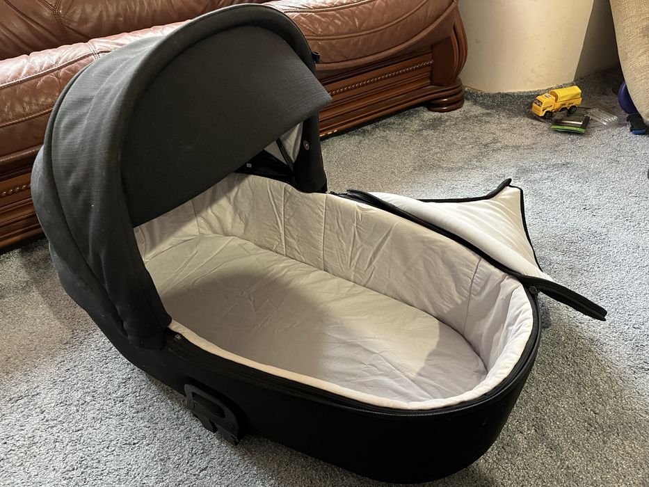 Коляска 2 в 1 Roan Bass Next