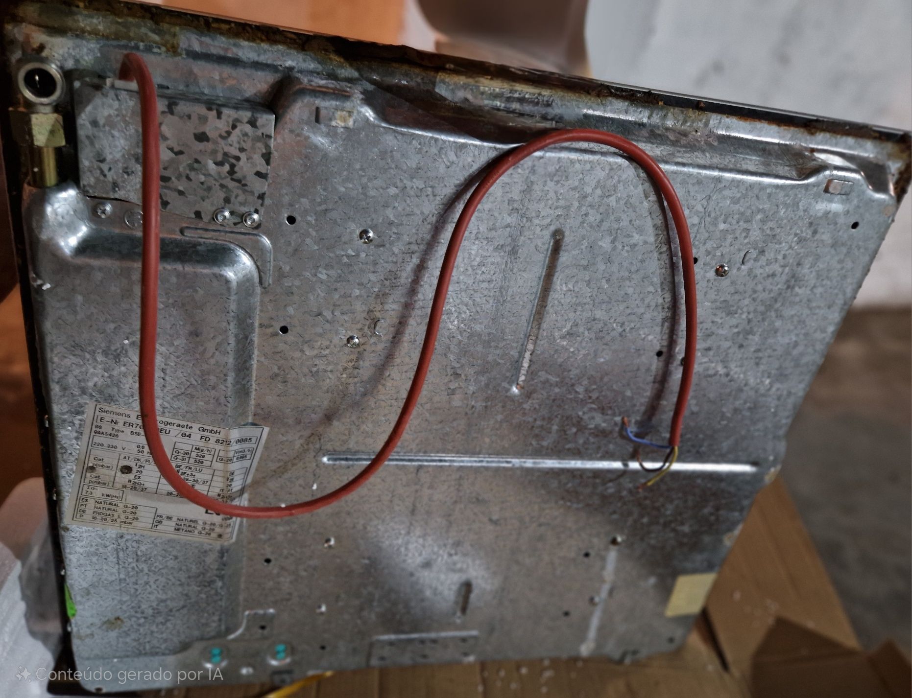Placa a gás da marca Siemens com quatro queimadores.