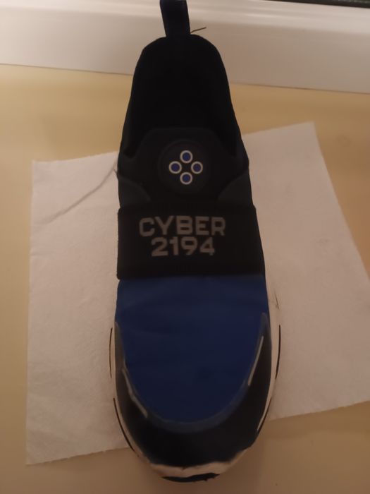 Продам кросівки Zara