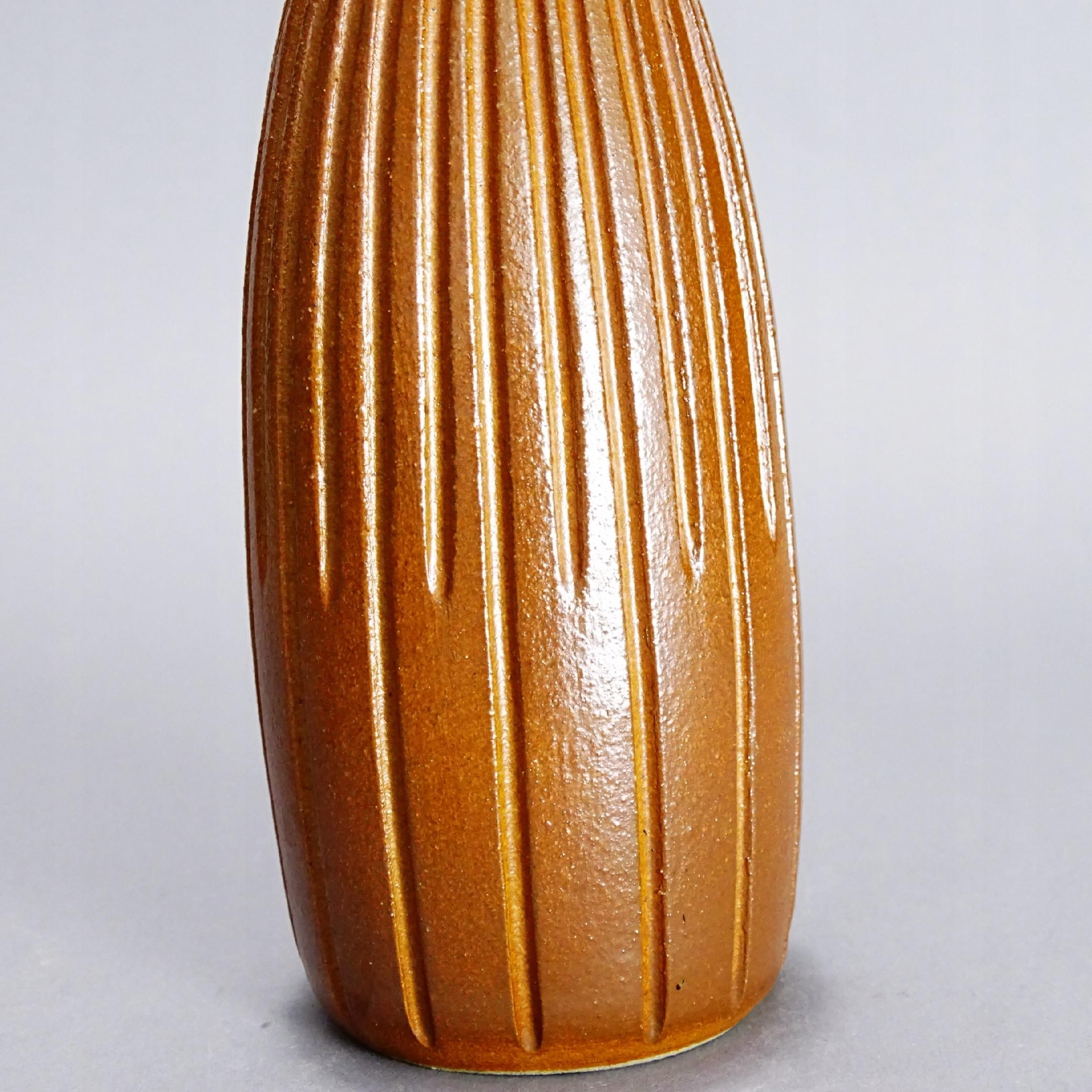 ręcznie wykonany wazonik wazon kamionkowy