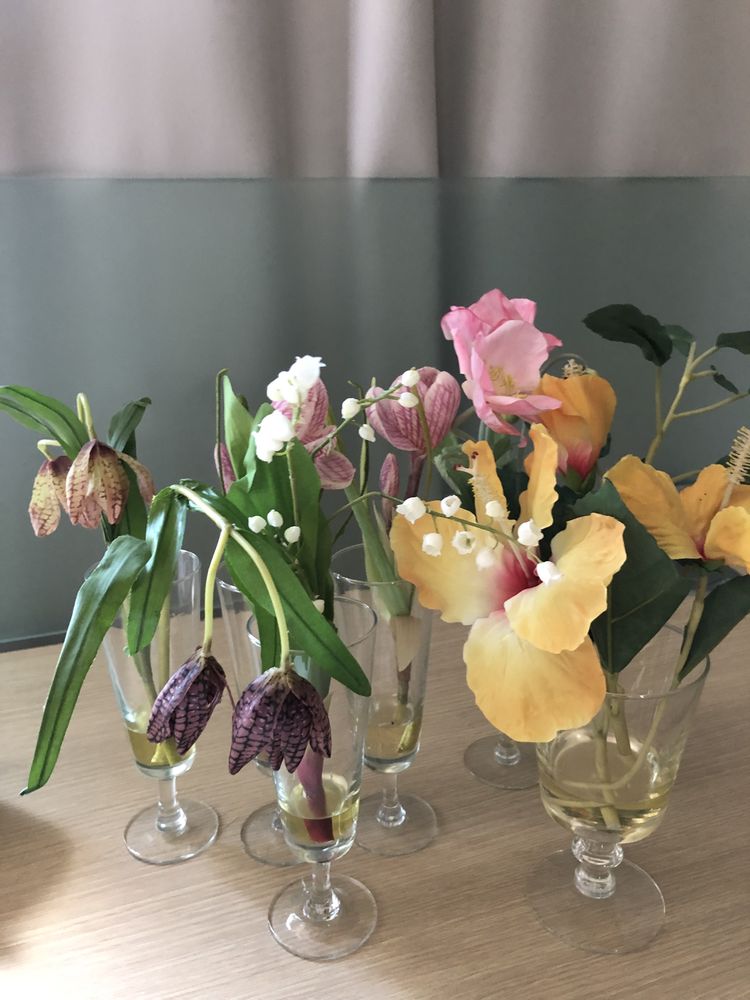 искусственные цветы для декора в бокалах