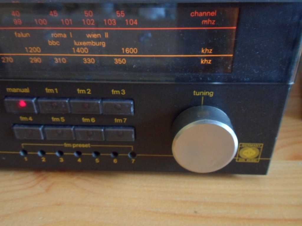 Amplituner Palladium 140w z kolumnami trójdrożnymi.