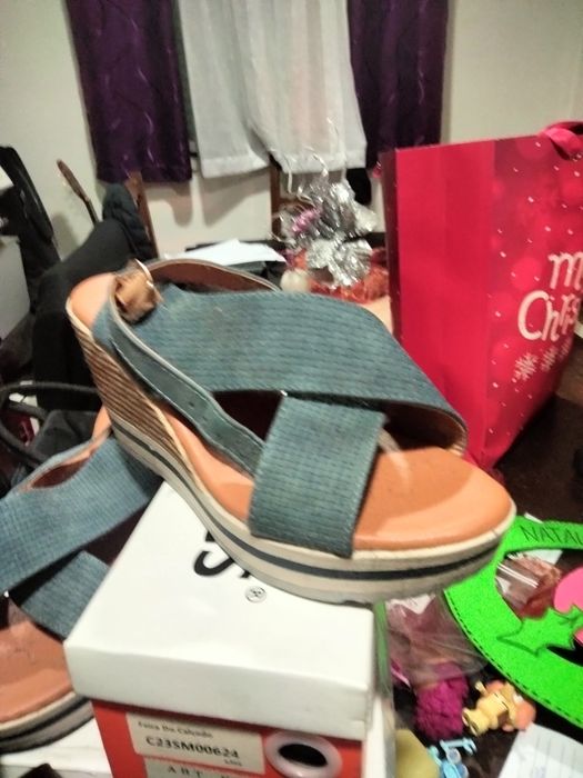 Sandálias usadas