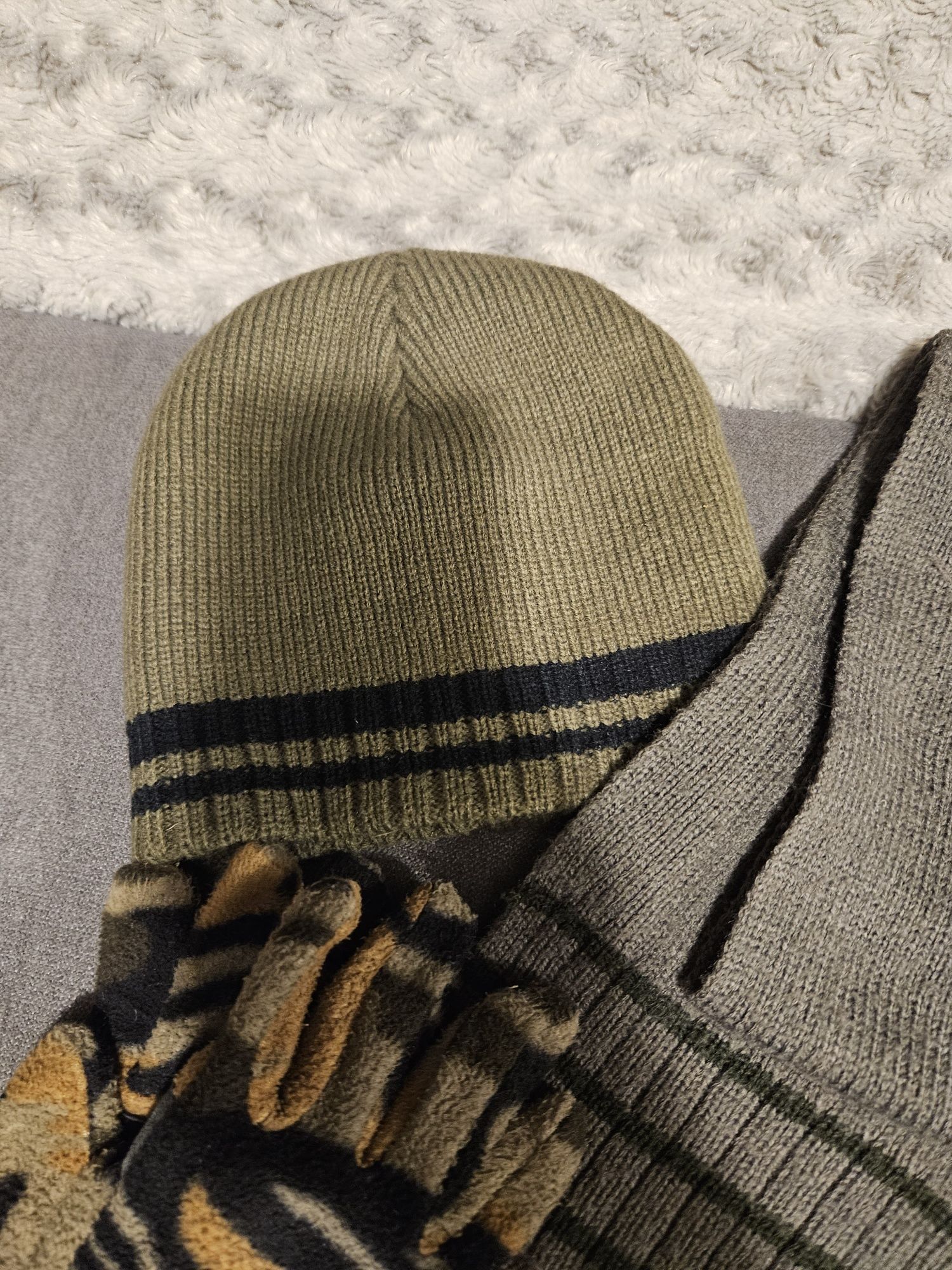 Komplet czapka szalik rekwiczki na 6-8 lar