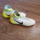 Buty piłkarskie  NIKE- jak nowe r.36