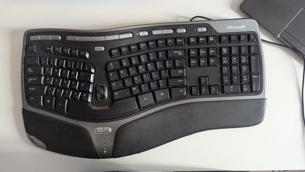 Microsoft Natural Ergonomic Keyboard 4000 v1.0