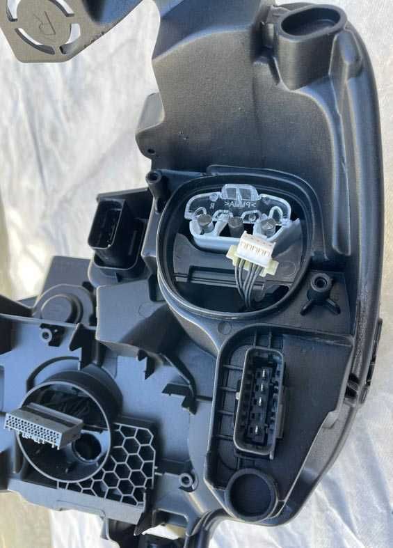 otica frontal DT peugeot 208 II / e-208 II / 2008 II FULL LED . fase 1