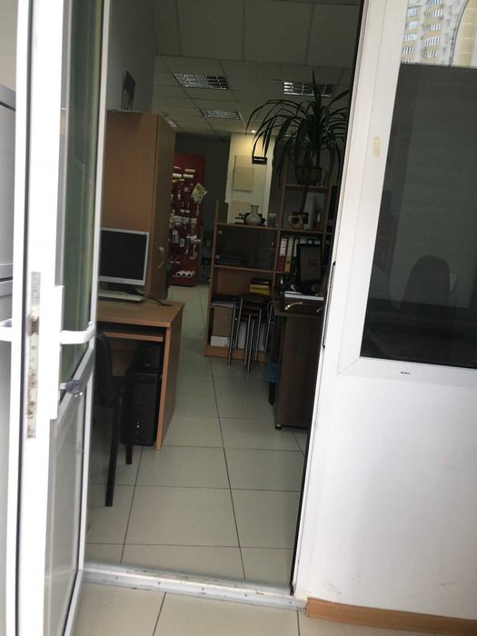 Сдам приміщення 101м р-н River Mаll. Два входи. Любий бізнес. Дн набер