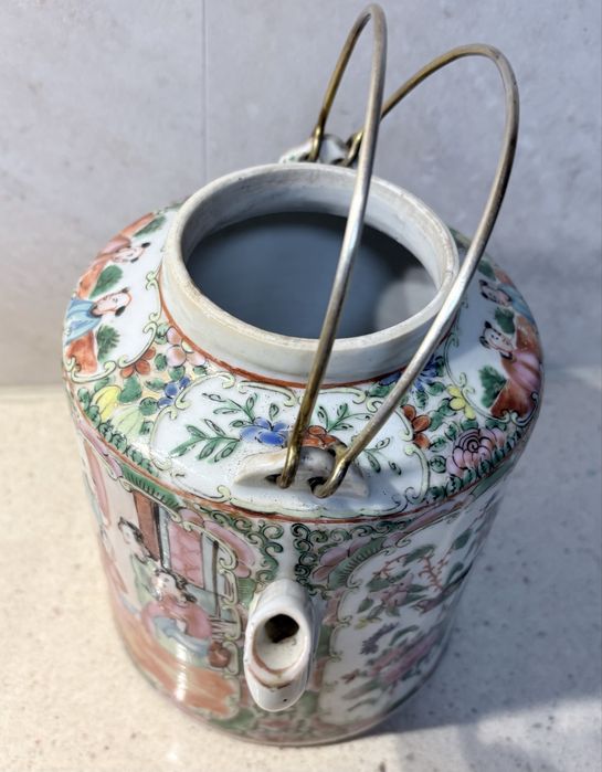 Fantástico antigo bule de chá chinês “Familia Rosa” esmaltado à mão