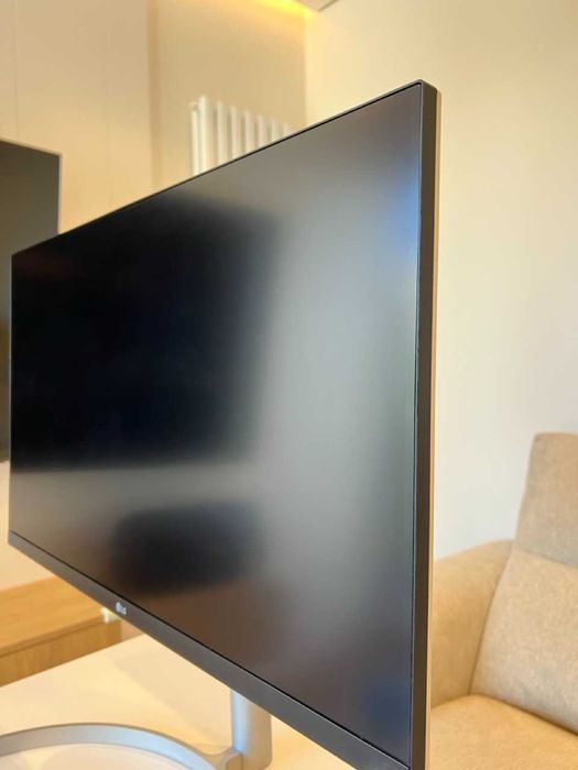Monitor LG UltraFine 27UK850-W 4k IPS USB-C HDR w doskonałym stanie