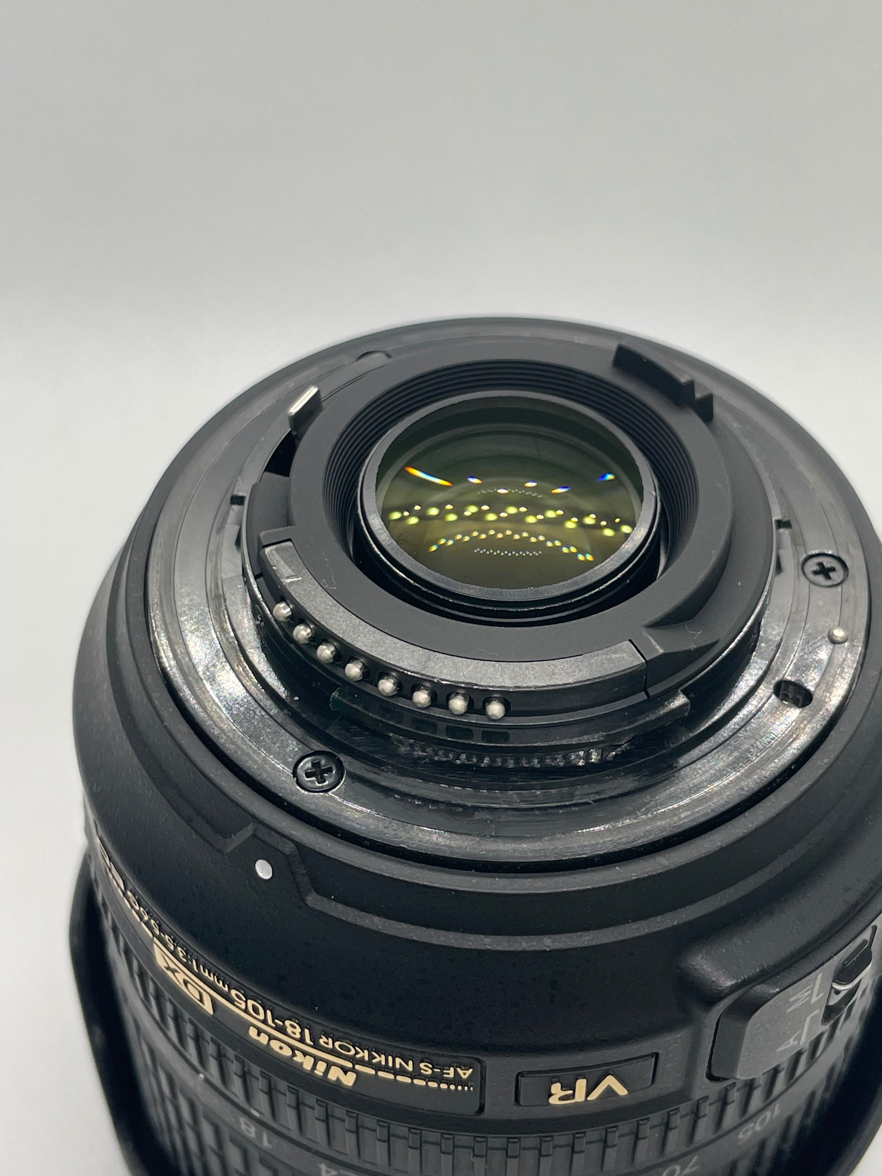 Nikon D5300 z obiektywem Nikkor 18–105mm VR