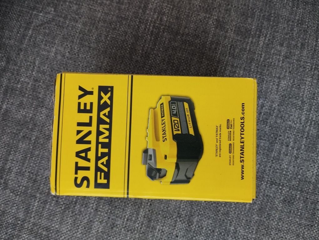 Аккумуляторная батарея STANLEY FATMAX SFMCB204